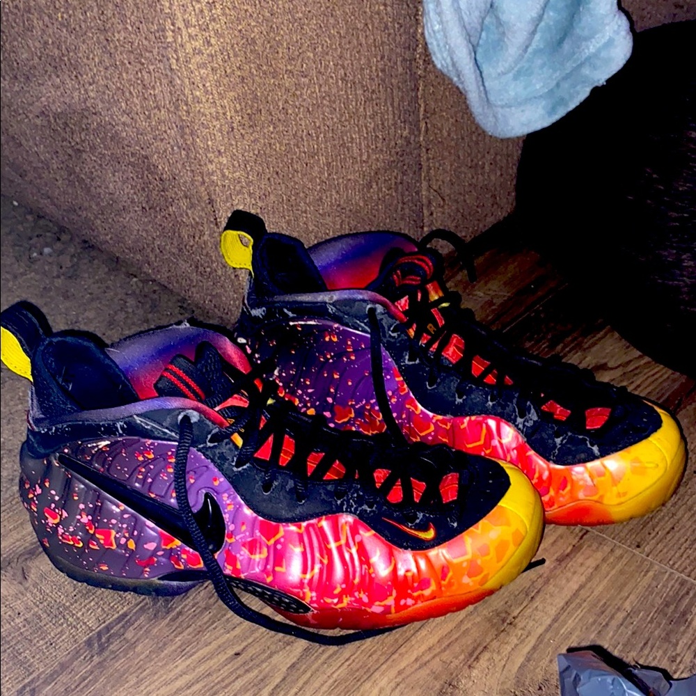 Nike Foamposite Pro “Area 72” asteroid edition